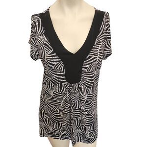 Judith Black White Abstract‎ Print Blouse 1X V Neck Short Sleeve Top Plus